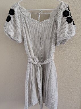Innika Choo Madonna Linen Mini Dress Embroidered Daisies Stripe Sz 2